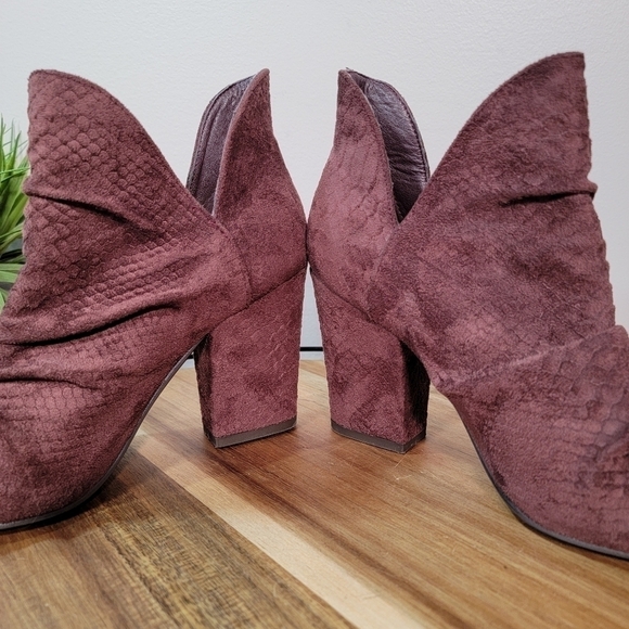 Mi.iM Kendell Maroon Contemporary Distressed Snake Booties Pointed toe Size 9 - Picture 9 of 16